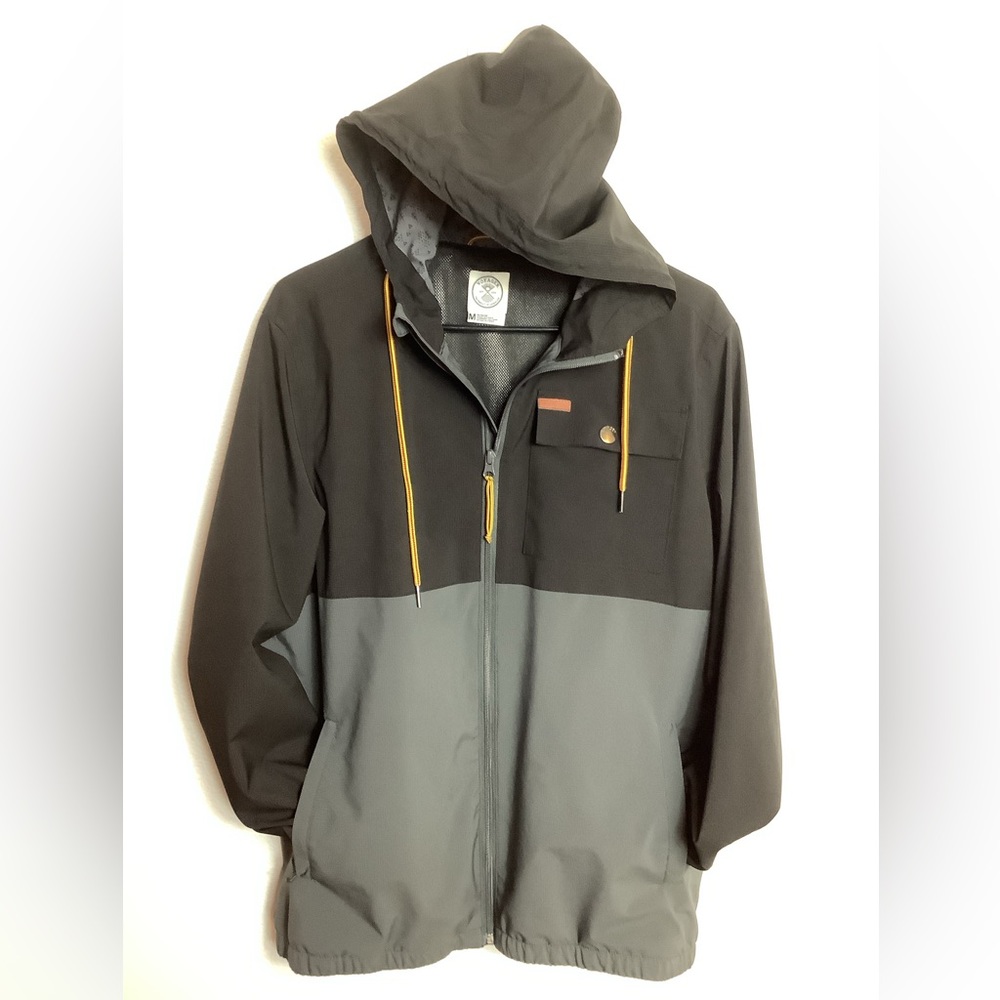 Voyager Coat size Mens M lined hooded gray and black